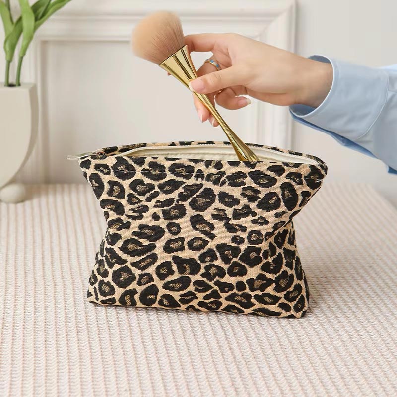Trousse Leopard Sauvage – Pochette de Maquillage